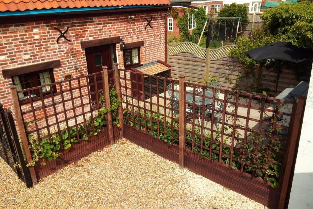 Lowlands Cottage Beccles Eksteriør billede